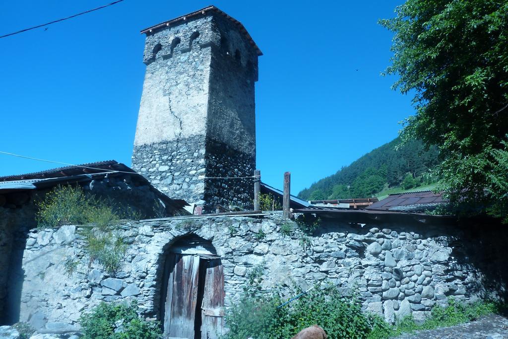 Guest House Chuta In Lagami Местия Екстериор снимка