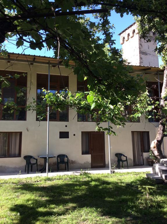 Guest House Chuta In Lagami Местия Екстериор снимка